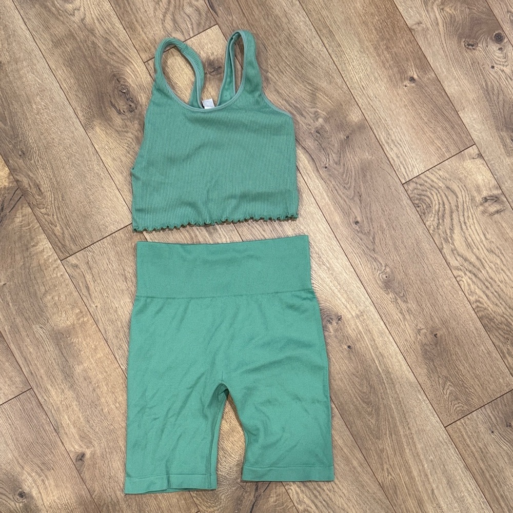 90 Degree By Reflex Green ruffles Workout Set women’s M dance